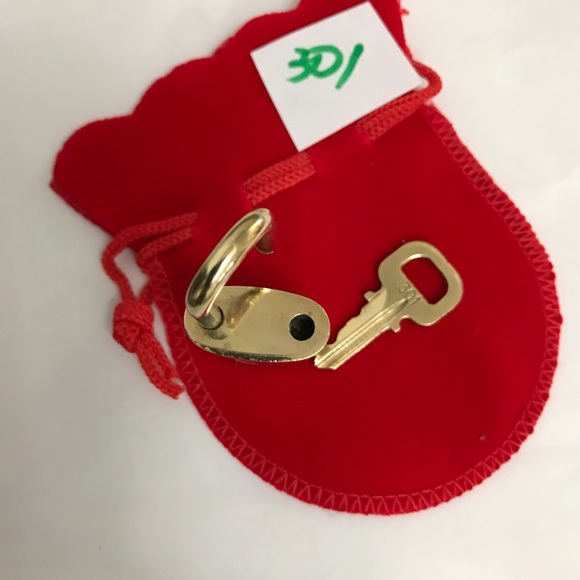 Louis Vuitton Lock and key set 301 - Picture 3 of 3